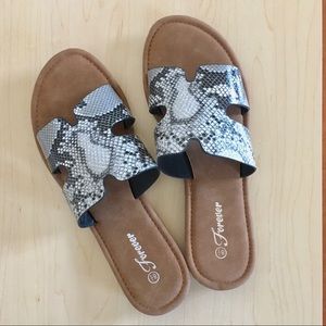 🔥 LAST PAIR: NEW Snakeskin Sandals Size 10🔥